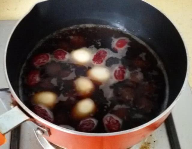 4種家常食材，自製天然「褪黃劑」，50歲阿姨每天早餐喝一碗，皮膚水潤白嫩，比面膜效果還要好