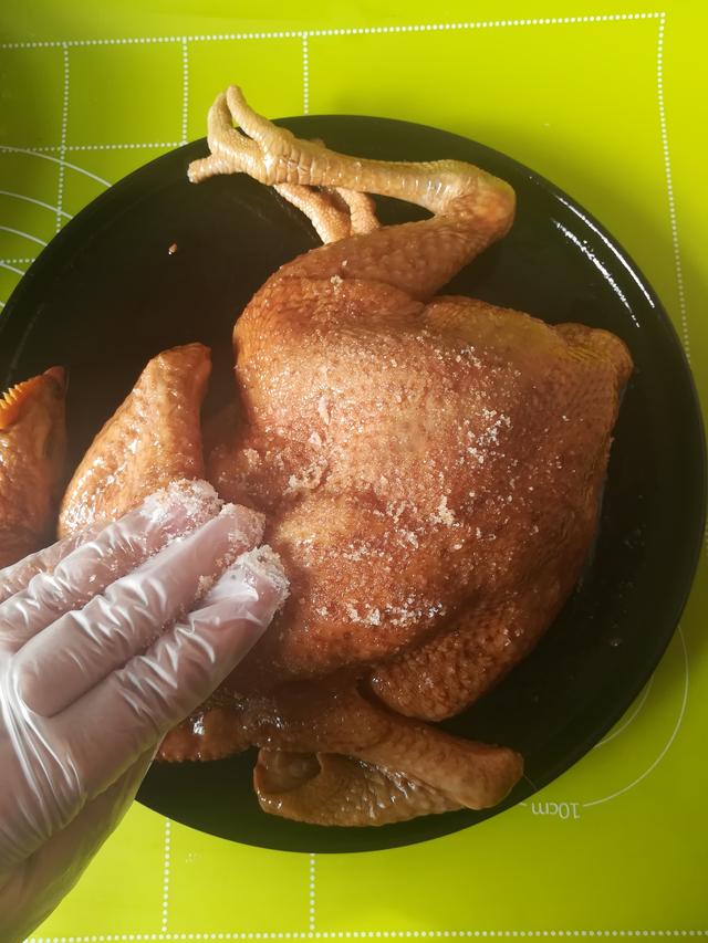 教你在家不用一滴水學會用電飯煲燜雞，外酥里嫩，香氣撲鼻