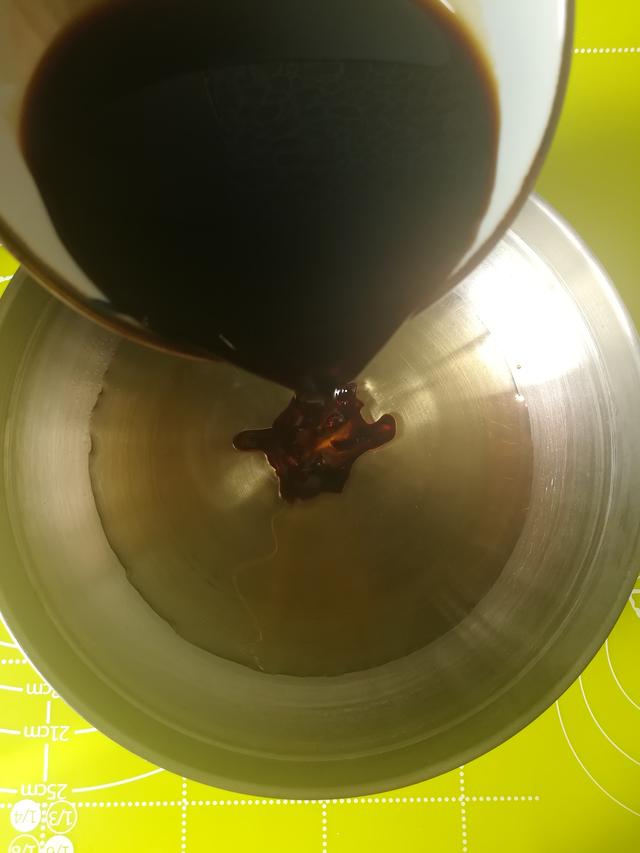 教你在家不用一滴水學會用電飯煲燜雞，外酥里嫩，香氣撲鼻