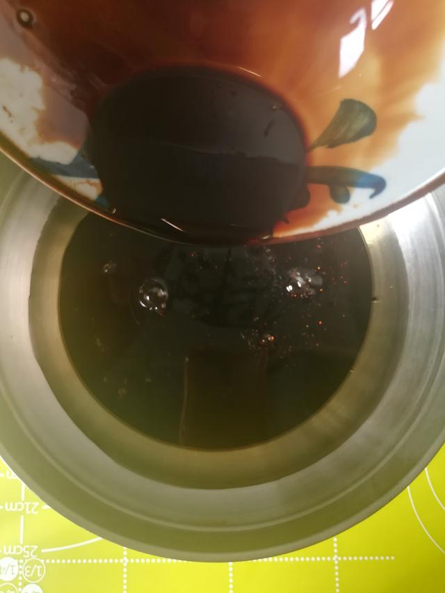 教你在家不用一滴水學會用電飯煲燜雞，外酥里嫩，香氣撲鼻