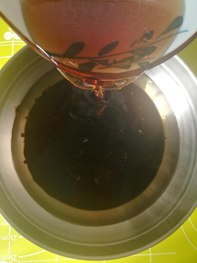 教你在家不用一滴水學會用電飯煲燜雞，外酥里嫩，香氣撲鼻