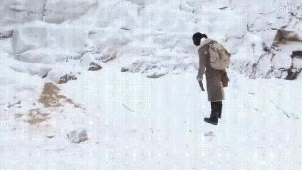 下雪拍照必備！10個pose教你擺脫鏡頭尷尬癌！