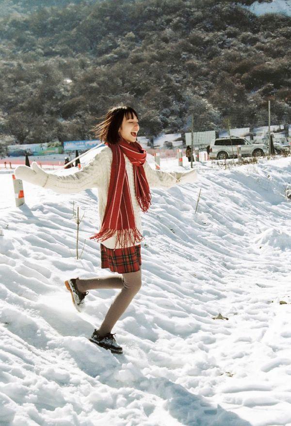 下雪拍照必備！10個pose教你擺脫鏡頭尷尬癌！