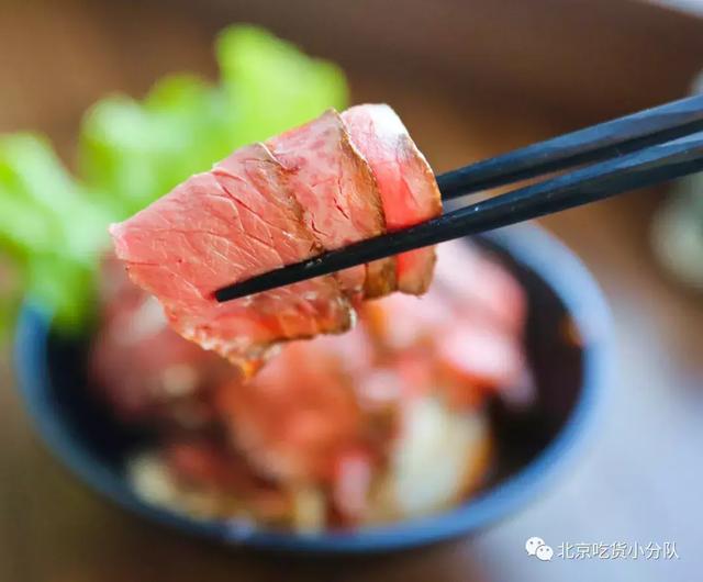 堆成山的火山丼飯來了，開在三里屯