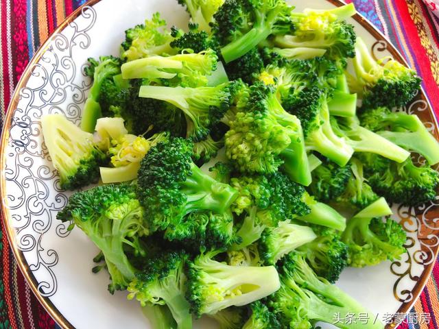 好多人都不愛吃西蘭花，是你做的不對，按這方法做，一鍋都不夠吃