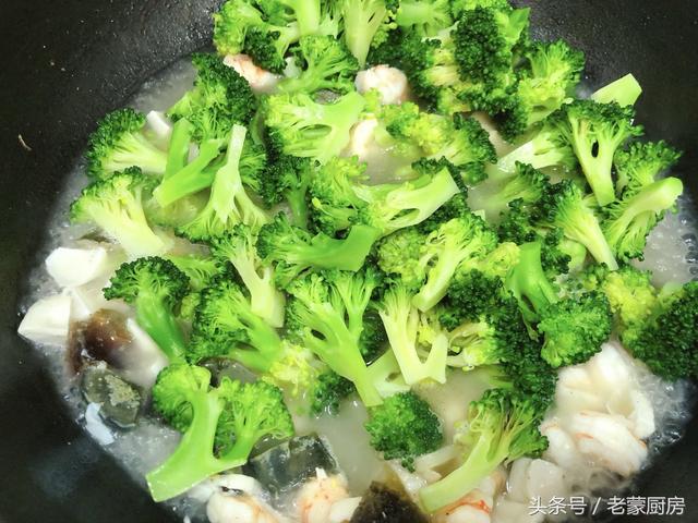 好多人都不愛吃西蘭花，是你做的不對，按這方法做，一鍋都不夠吃