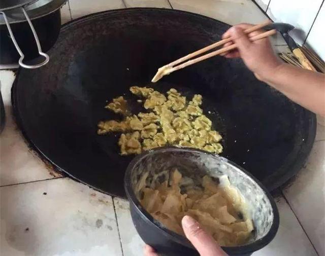 這10種花也能當菜吃，花摘一摘，炒雞蛋噴兒香！
