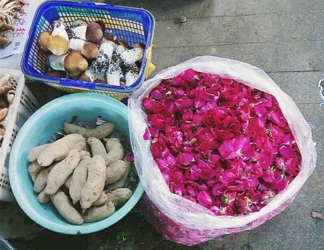 這10種花也能當菜吃，花摘一摘，炒雞蛋噴兒香！