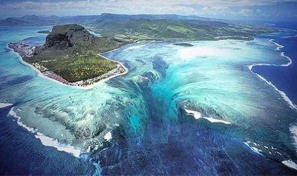「地球上最怪異的25個奇景」，就算去不了，也一定要看看！真的大開眼界！ 