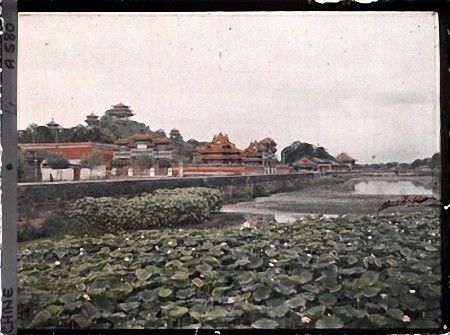 108年前，這個法國人拍下中國最早彩色照片，留下72000張彩照卻被罵白痴孤獨而死 