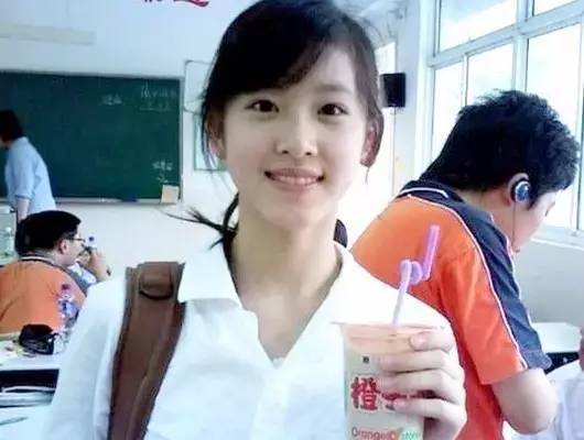 21歲年輕漂亮的她嫁給「大19歲總裁老公」！被嗆是「花瓶拜金女」！她真實身分曝光，酸民們全都馬上閉嘴！
