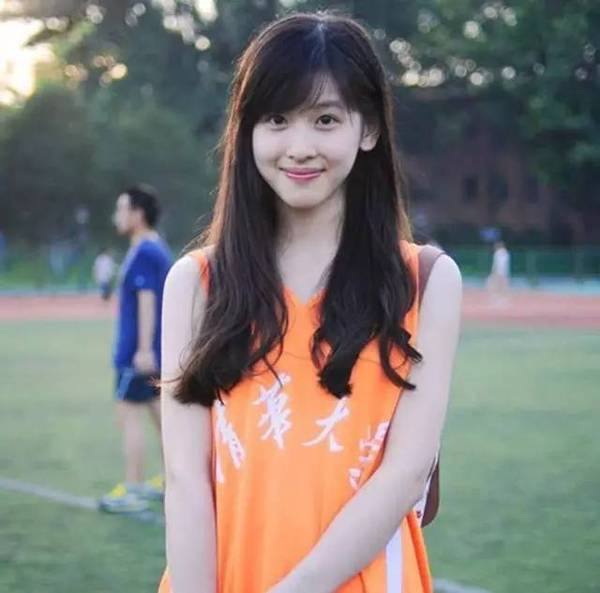 21歲年輕漂亮的她嫁給「大19歲總裁老公」！被嗆是「花瓶拜金女」！她真實身分曝光，酸民們全都馬上閉嘴！