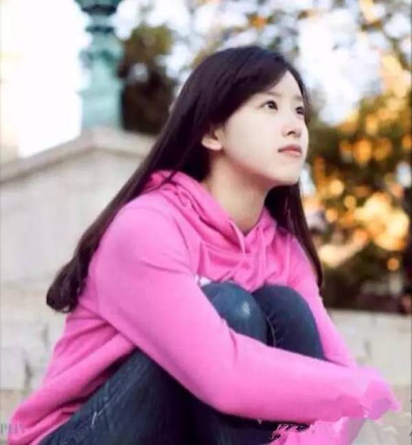 21歲年輕漂亮的她嫁給「大19歲總裁老公」！被嗆是「花瓶拜金女」！她真實身分曝光，酸民們全都馬上閉嘴！