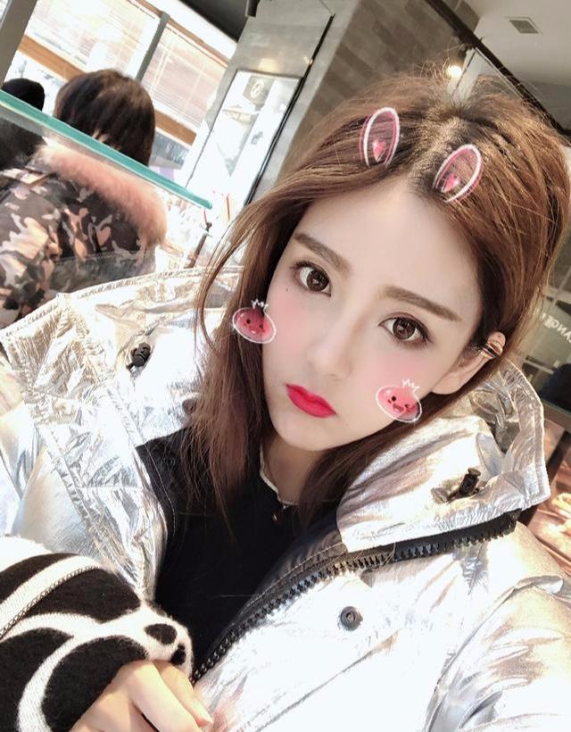 Rita曬出萌照美呆眾人，大家卻發現其中另有亮點，網友：我該看哪裡 