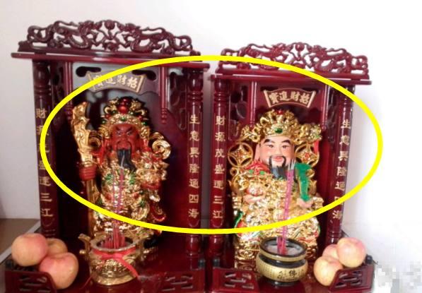 「家裡的鐘」萬萬不能這樣擺，富翁都能變成窮鬼，現在改還不晚！
