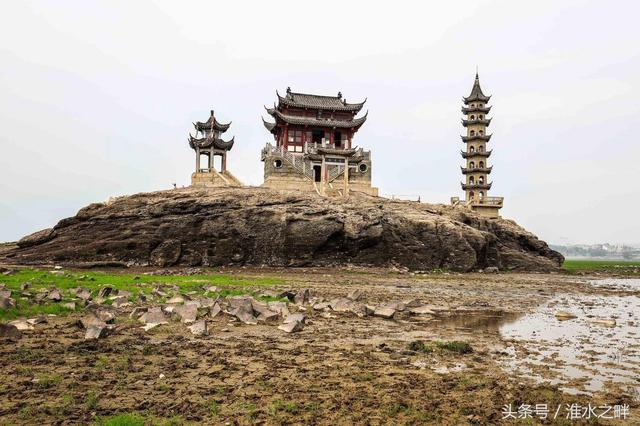 這座古蹟建築，一年只出現一次，其餘時間全部沉入湖水中！