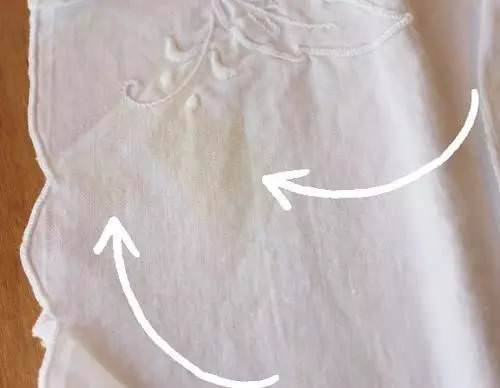 衣服不管染上什麼用這招都能洗掉，真的太實用了，一定要收藏起來