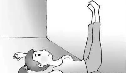 每天睡前抬抬腳，排肝腎之毒、保護心臟、降血壓、穩血糖，晚上不起夜，一覺到天亮，越練越年輕 