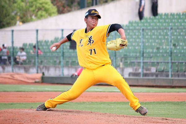 投球遇到瓶頸　杜家明新球季轉攻三壘 