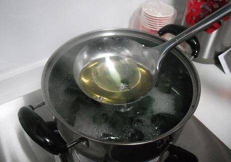 反復咳嗽，喉嚨有痰難入睡？一片葉子熬碗水，再不復發（秒轉）