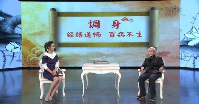 80歲教授原本全身都是病，這個健身術讓他身體更健康，每天堅持1分鐘，經絡暢通，減少膝關節疼痛，增強肺活量