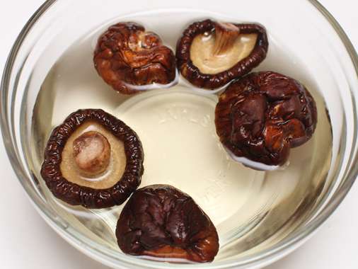 用它泡香菇，5分鐘就泡發了，營養都還留著