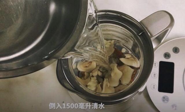 金桔加杏仁這樣煮一煮，竟成「止咳劑」,清肺祛痰，告別慢性「喉炎」