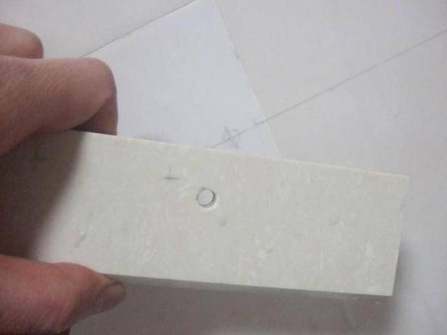 原來這樣給瓷磚打孔，絕對不爆裂！長知識了！ 怪不得我打的全裂開了！