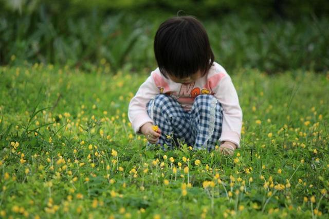女兒被婆婆帶，放假我回去接她，她給我唱首歌我聽完要瘋了！