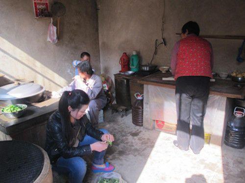 老婆照顧媽兩年，媽生日我帶5萬回家，給侄子1000塊，哥嫂不幹了