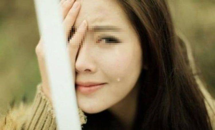 老公帶懷孕小三回家，婆婆說誰生兒子誰留下，孩子生下，婆婆氣壞