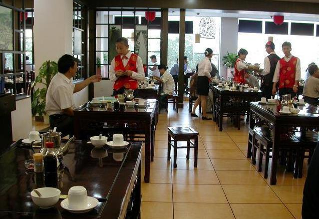 妻子意外流產，老公天天熬愛心排骨湯，無意間看到鍋底，妻子含淚打了110