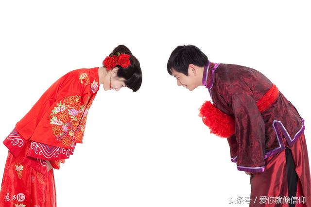 婆婆生病，我帶五千交住院費，聽到他們的對話，我嚇得收回銀行卡