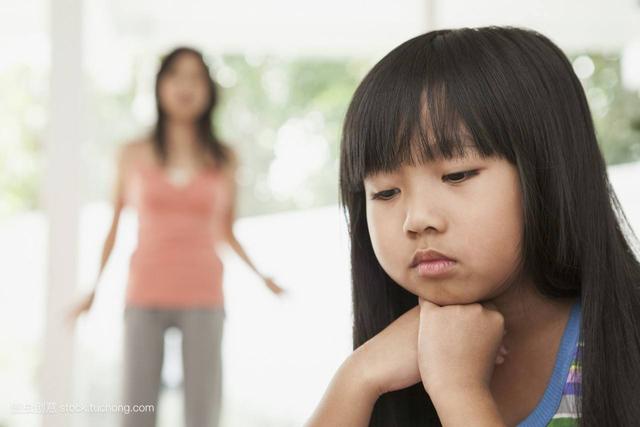 我苦口婆心讓女兒財不露富的道理，她說我冥頑不靈