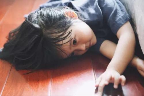 我苦口婆心讓女兒財不露富的道理，她說我冥頑不靈