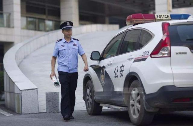 婆媳相依為命七年多，丈夫在外寄來快遞，最終夫妻離散家破人亡