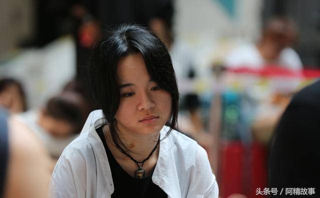 婆婆出院住到我家，外出買菜忘帶錢包回來拿，我扇老公一巴掌