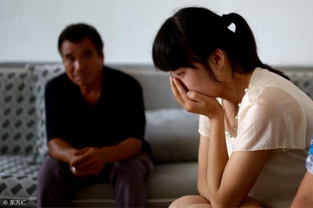 婆婆：我憑什麼幫你們帶孩子，老公替老婆霸氣回應，婆婆心甘接受
