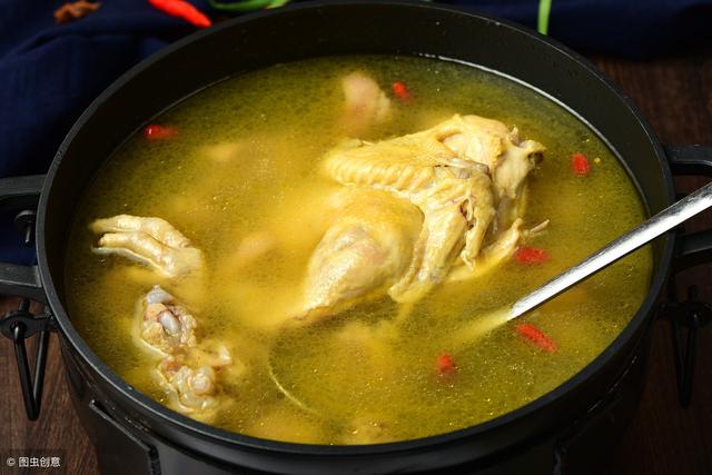 婆婆住院，我天天給她煲湯，丈夫回來後怒摔煲湯鍋，將我趕回娘家