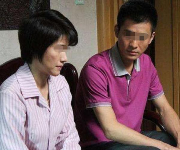 兒子住院去找小叔子借錢，弟媳婦冷臉說沒錢，半道收到簡訊她哽咽