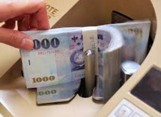 婆婆每月一萬八退休金還跟我們要錢，去世後一分沒留，錢的去向讓我慚愧