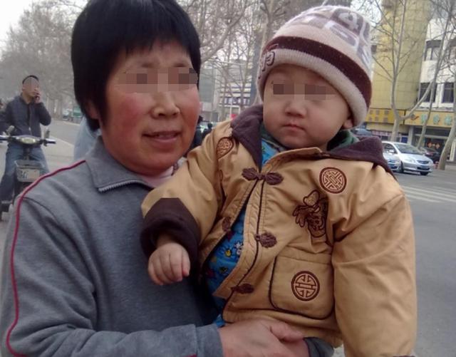 跟婆婆去商場購物，婆婆講我亂花錢沒好臉，回家路上說一話我紅眼