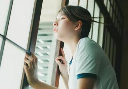 姑子交了男友，婆婆讓我回娘家住幾天，接到老公的電話我真是氣死了