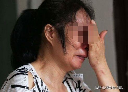 寶媽生完寶寶剛一周，卻總說想睡覺，婆婆掀開被子一瞧，瞬間蒙住