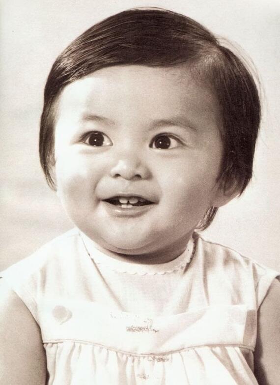 6位港星童年照，張柏芝、朱茵從小美到大，看到劉德華大家不淡定了！