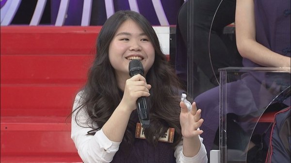 張君雅小妹妹過了11年變「可愛小護士」！一雙「白嫩細腿」，更美瞎眾人的眼！