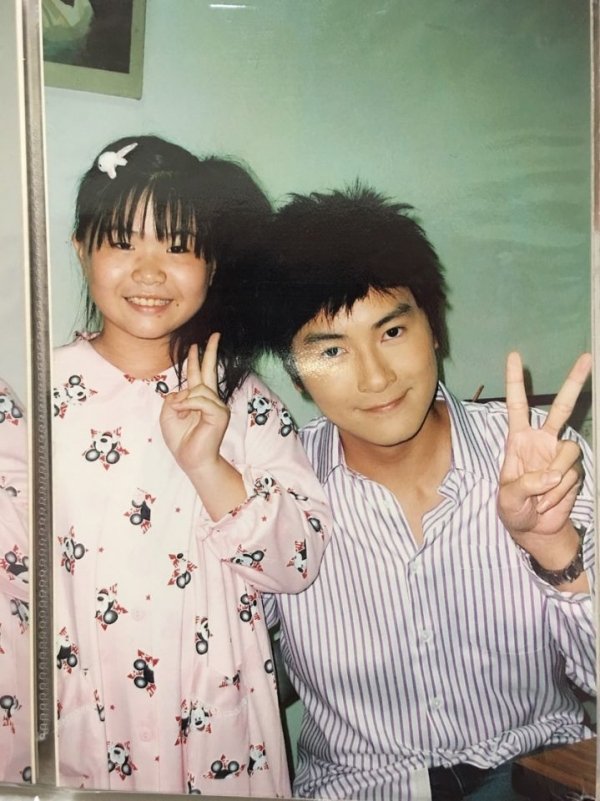 張君雅小妹妹過了11年變「可愛小護士」！一雙「白嫩細腿」，更美瞎眾人的眼！