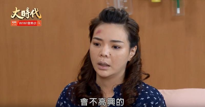 深V事業線！小甜甜錄新年節目「濃妝+禮服變超美」　粉絲驚呼「長得超像謝金燕」下秒卻急著刪掉