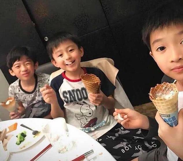 單親家庭的孩子一般都不願意撫養自己的媽媽再婚，或者再戀愛。因為有人和自己的媽媽戀愛，萬一媽媽以後有了新小孩不愛自己，那他