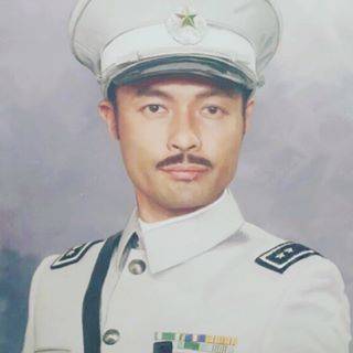 他是《大帥哥》里的李細龜，沒想到他的妻子竟長得這麼美，兒子還長得這麼帥，網友: 難怪把她們隱藏起來